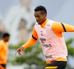 Atacante Jô, ex-Corinthians, é preso por falta de pagamento de pensão