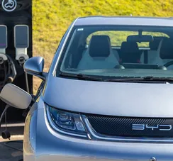 BYD e Tupi Mobilidade lançam serviço inteligente de AutoCarga