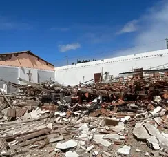 Capela desaba e só parede com imagem de Jesus fica intacta na Bahia
