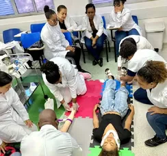 Curso para formar técnicos de enfermagem tem bolsas gratuitas na Bahia