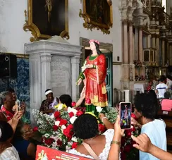 Devotos homenageiam Santa Luzia sábado em Salvador; veja programação