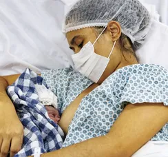 Exposição de aleitamento humano chega ao metrô de Salvador