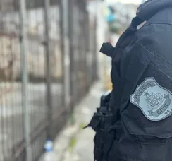 Homens são feridos após serem atropelados por adolescente de 17 anos