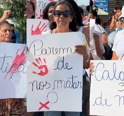 Mortes de três mulheres em praia turística da Bahia geram indignação