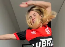 Carolina Dieckmmann 'lava a alma' com goleada do Flamengo: 'Merecia'