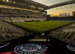 Clubes superendividados representam dilema que ameaça o futebol