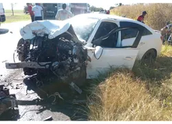 Colisão frontal causa três mortes na BR-242