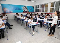 Curso para Enem oferece aulas gratuitas de português e matemática