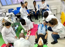 Curso para formar técnicos de enfermagem tem bolsas gratuitas na Bahia