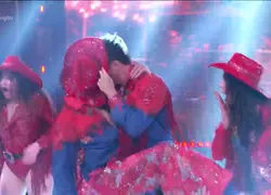Dança dos Famosos: Rodrigo Faro ‘beija’ Silvero Pereira e agita web