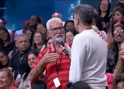 Dona Déa recebe pedido de casamento ao vivo no 'Domingão com Huck'