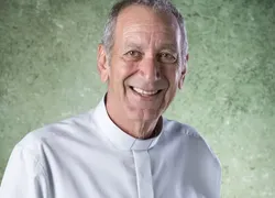 Dona de Mim: padre faz fofoca impressionante antes de Abel morrer