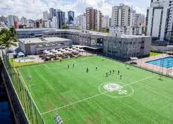 Escola bilíngue oferece bolsas para alunos do ensino médio em Salvador