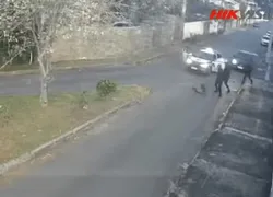 Homem é agredido por guardas municipais ao fugir de blitz em Salvador