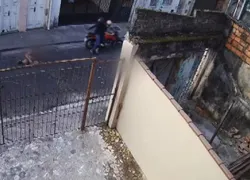 Homem reage a tentativa de assalto e é baleado nas partes íntimas