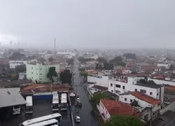 Inmet emite alerta de chuvas intensas para 300 cidades da Bahia