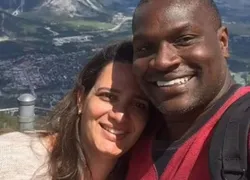 Esposa de Jacaré reage à antigo romance do marido com Sheila Mello