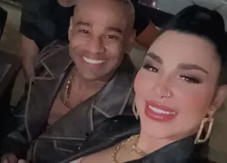 Jenny Miranda e Cezar Black protagonizam momento íntimo durante jantar