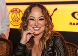 Mãe de Neymar surpreende a web com mudança estética