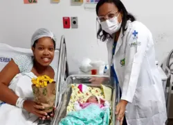 Mulher procura unidade de saúde e dá à luz a uma menina em Salvador