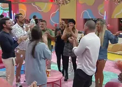 Power Couple: Adriana faz pedido chocante a Dhomini e festa fica morna