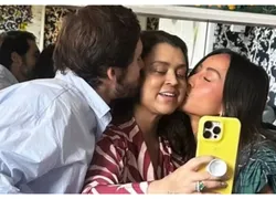 Preta Gil é 'mimada' por Sabrina Sato e Nicolas Prattes em visita