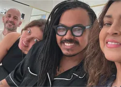 Preta Gil tem dia de turista em Nova York com amigos; vídeos