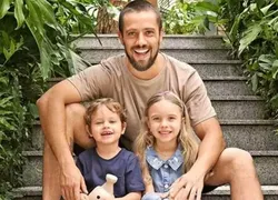 Rafael Cardoso não vê filhos: 'Preparo a comida e deixo na portaria'