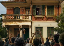 Série 'A Mulher da Casa Abandonada' estreia no streaming