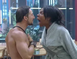 A Fazenda: Carol e Mesquita quase se agridem após fofoca: 'Tira a mão'