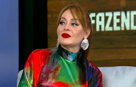 A Fazenda: Gaby Spanic escolhe lado em briga e web detona: 'Tão burra'