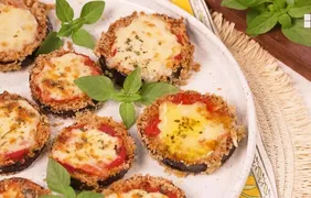 Aprenda a fazer berinjela à parmegiana na air fryer em 30 minutos