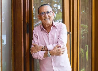 Galvão Bueno passa mal na véspera de Natal e é internado às pressas