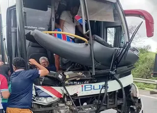 Ônibus com torcida do Fortaleza bate e deixa feridos na Bahia