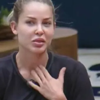 A Fazenda 17: Saory debocha de atitude de Dudu após humilhação