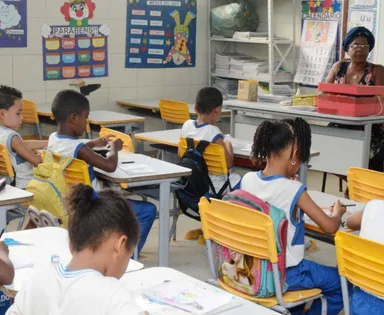 Prefeitura baiana abre mil vagas para professores da rede municipal