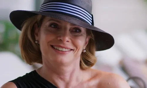 
					Vale Tudo: Maria de Fátima faz loucura para interromper gravidez
				
				