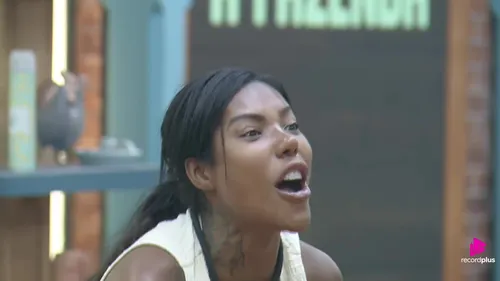 
					A Fazenda 17: Carol Lekker perde a cabeça e xinga Maria em briga tensa
				
				