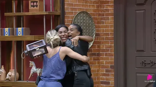 
					A Fazenda 17: Carol Lekker vence a Prova de Fogo e pode mudar a roça
				
				