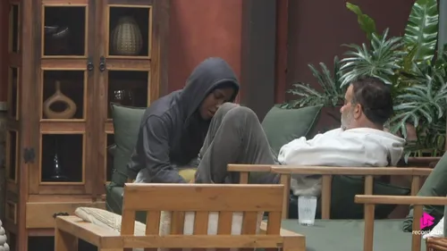 
					A Fazenda 17: Carol chora após armar maquete contra Duda e Mesquita
				
				