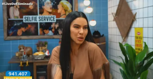 
					A Fazenda 17: Carol e Dudu protagonizam papo picante e Saory reage
				
				