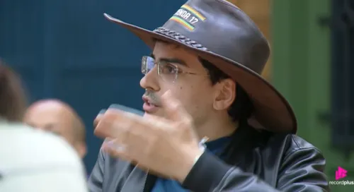 
					A Fazenda 17: Saory provoca Dudu Camargo: 'Me esnoba que gosto'
				
				