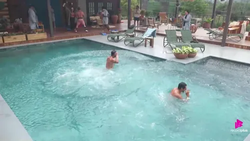 
					A Fazenda 17: Carol força punição e provoca Will e Nizam: 'Faz nada'
				
				