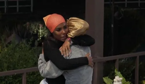 
					A Fazenda 17: Carol se emociona em momento com Kathy e faz pedido
				
				