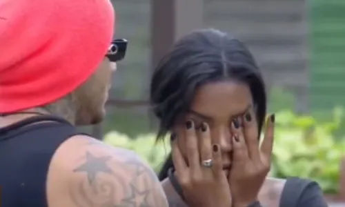 
					A Fazenda: Carelli quebra o silêncio sobre pedido de expulsão de Carol
				
				