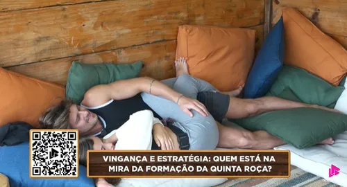 
					A Fazenda 17: Duda paga com a língua e é flagrada agarrada em Matheus
				
				