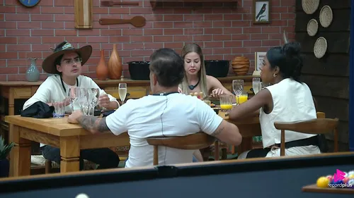 
					A Fazenda 17: Dudu define alvos para roça e revela motivos polêmicos
				
				