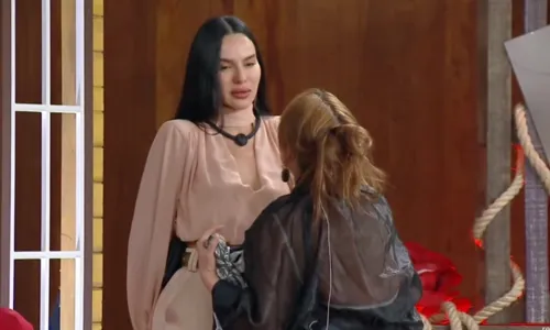 
					A Fazenda 17: Record expõe imagens inéditas da expulsão de Gaby Spanic
				
				