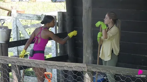 
					A Fazenda 17: Kathy dá alerta para Saory e expõe Fabiano pelas costas
				
				