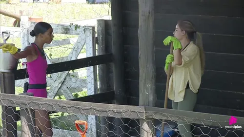 
					A Fazenda 17: Kathy dá alerta para Saory e expõe Fabiano pelas costas
				
				